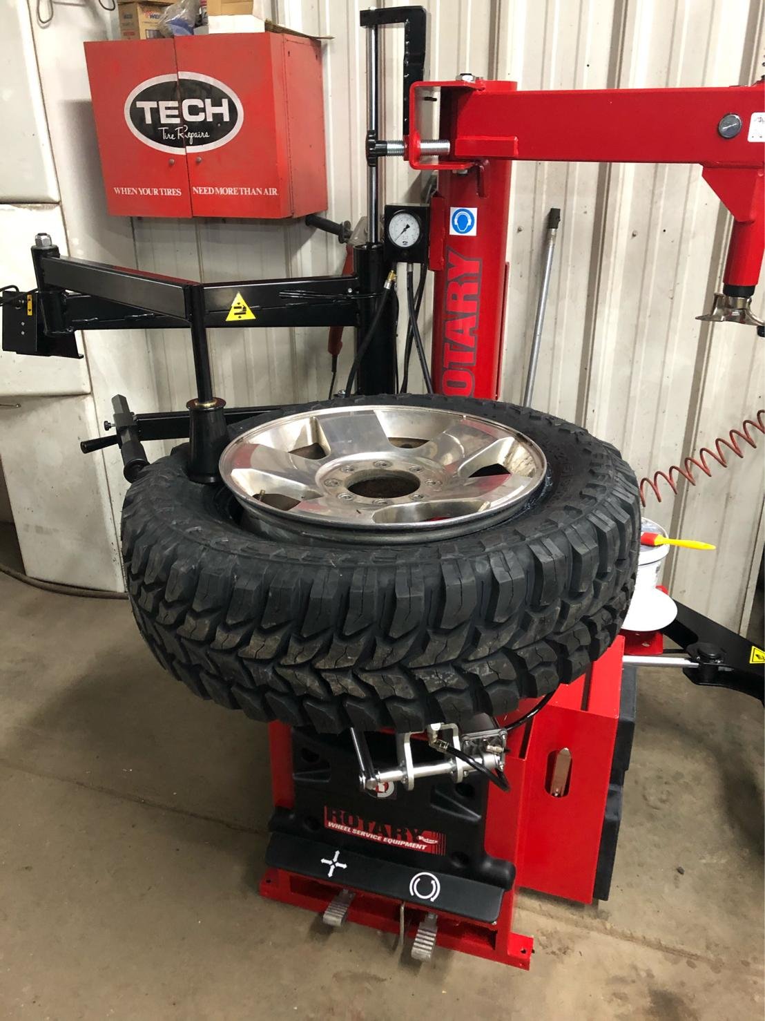 Rotary_R146_Tire_Changer_2.jpeg